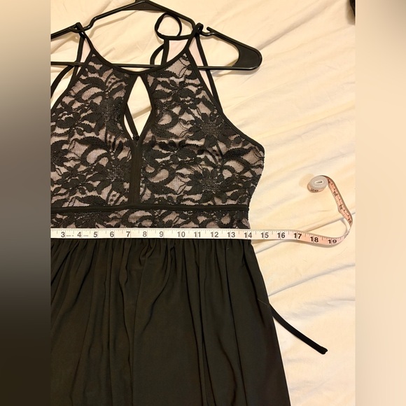 Nightway lace halter top gown - Picture 6 of 6